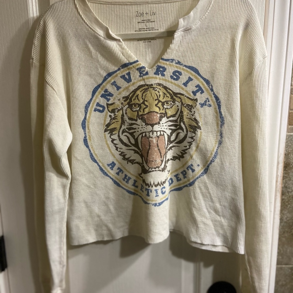 Long sleeve v neck crop